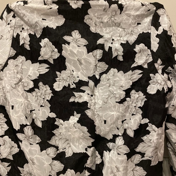 Floral jacket - Picture 3 of 4